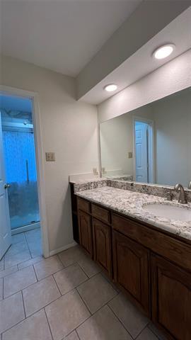 Building Photo - 1915 Longmeadow Dr