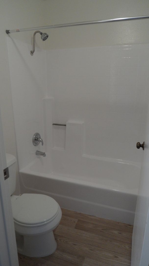 Building Photo - 55+ Senior Living Upgraded 1 BR 1 BA Gated...