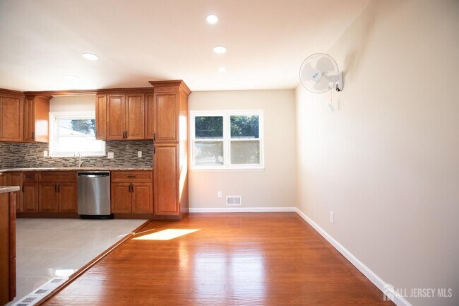 Building Photo - 24 Rieder Rd