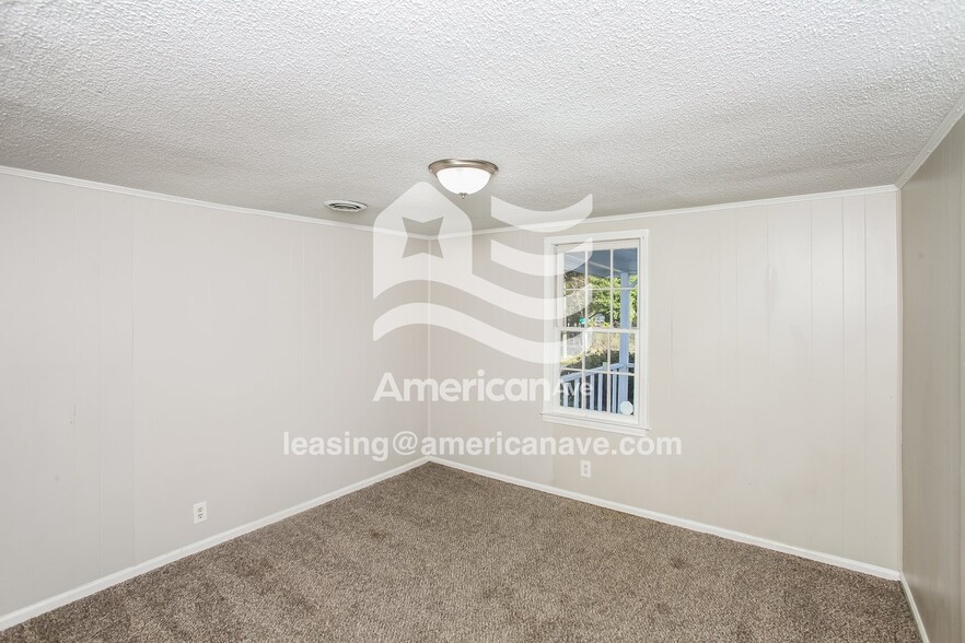 Building Photo - 2647 Trull St