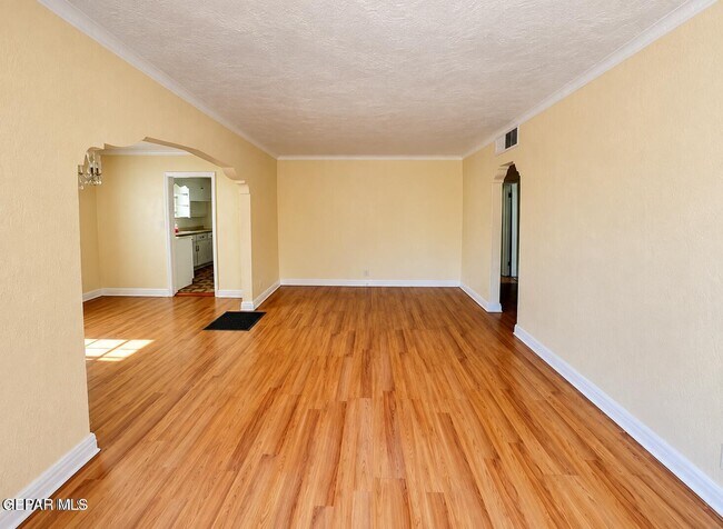 Building Photo - 1331 Cincinnati Ave