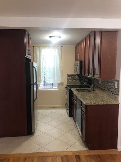 Building Photo - 2131 Bruckner Blvd