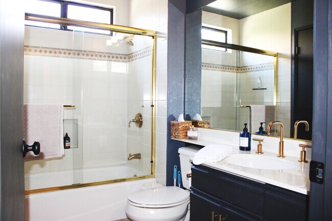 Building Photo - 55646 Riviera