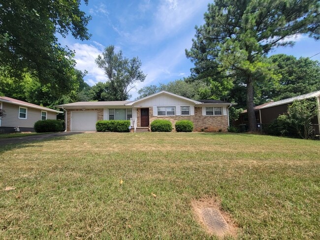Building Photo - 3 Bedroom 2 Bathroom Home with One Car Attached Garage in Valley Park Homes Subdivision