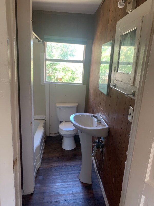 Building Photo - 1021 N 27th St