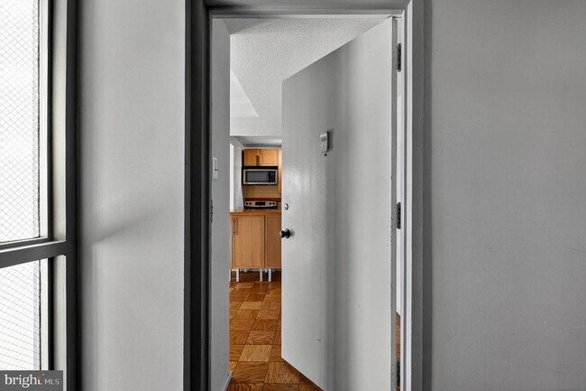 Building Photo - 1311 Delaware Ave SW