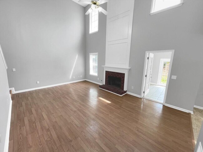 Building Photo - 1926 Leacroft Ct