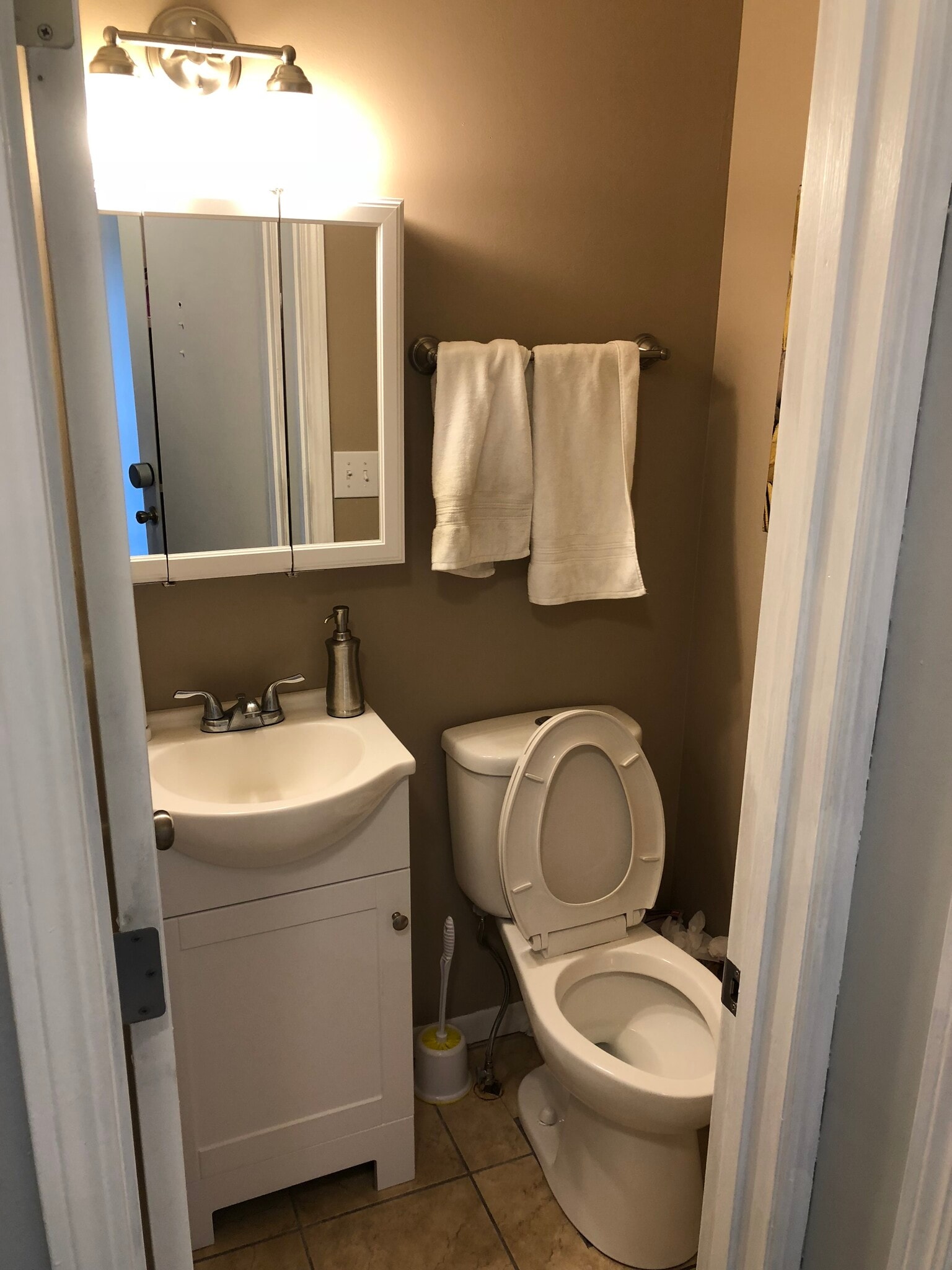 Building Photo - 1131 Townsview Pl