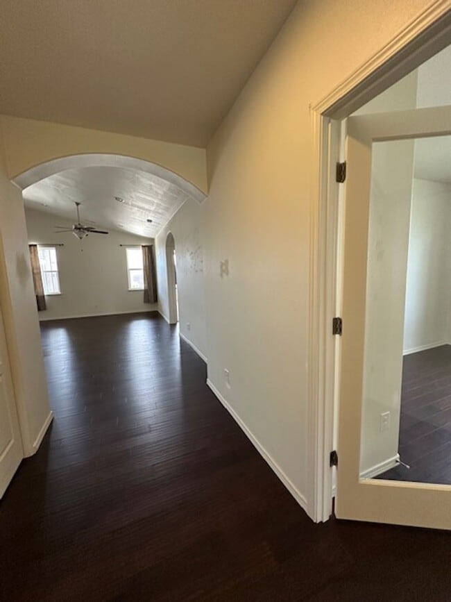 Building Photo - Spacious 3-Bedroom Home with Dedicated Off...