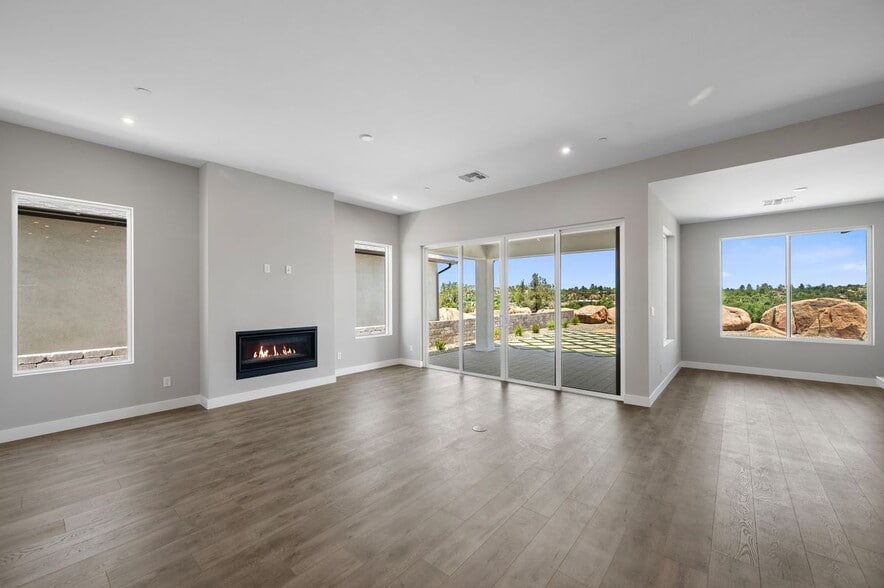Building Photo - 1318 Rockwood Dr