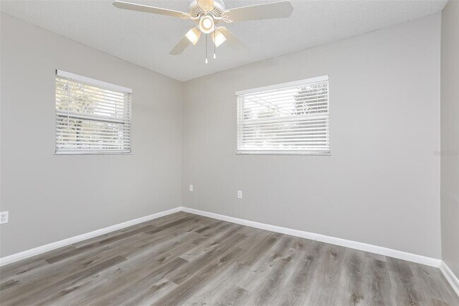 Building Photo - 7000 Watseka Ave