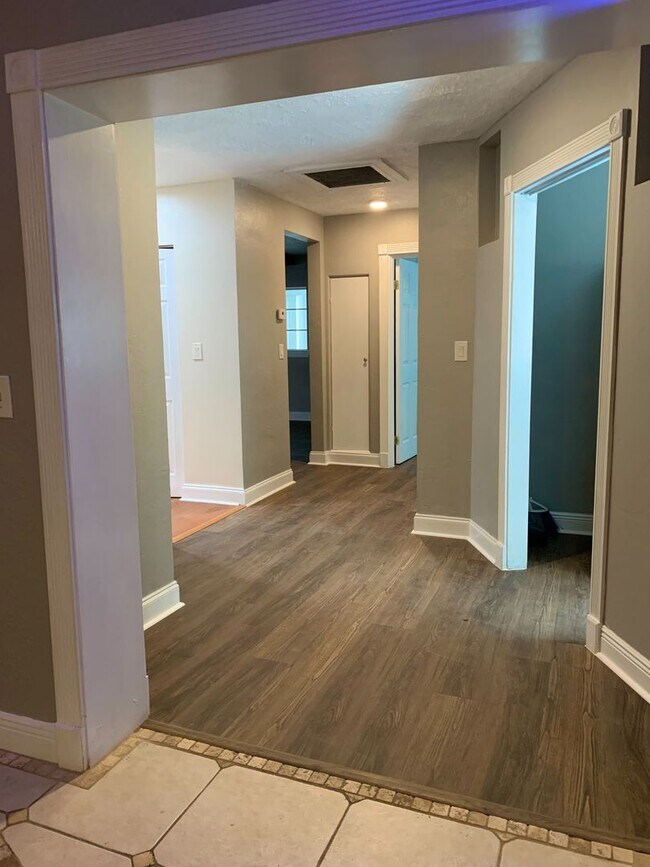 Building Photo - Spacious Winter Park Village area house fo...