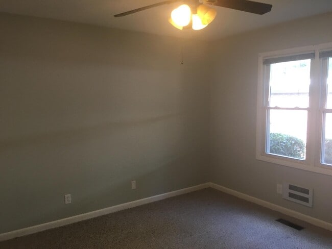 Building Photo - 102 Boyd Dr