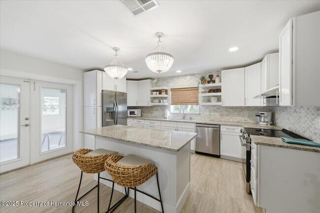 Building Photo - 4262 Biscayne Dr