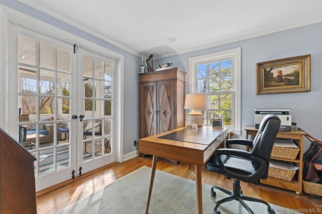 Building Photo - 8 S Bedford Rd