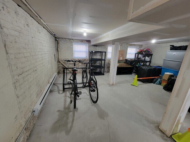 Building Photo - 3257 W Pierce Ave