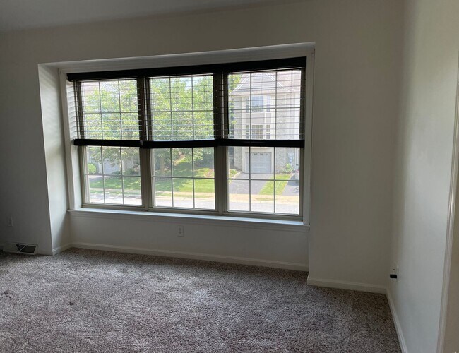 Building Photo - Beautiful Luxury Townhome in Lancaster