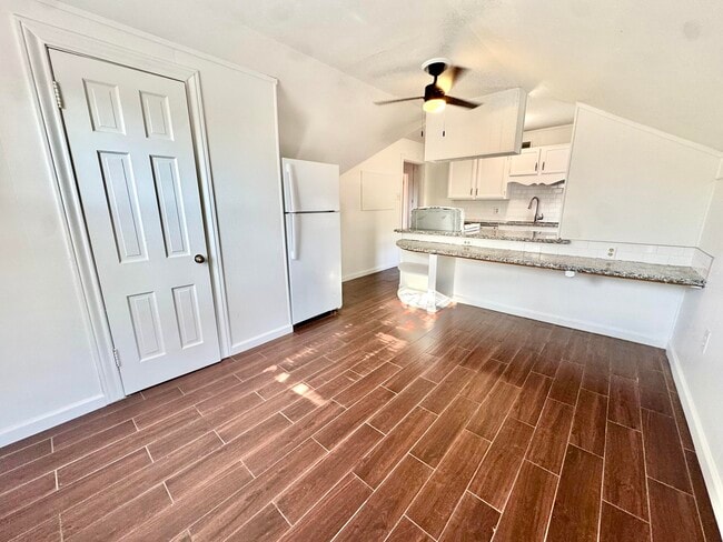 Building Photo - 1602 Avenue X
