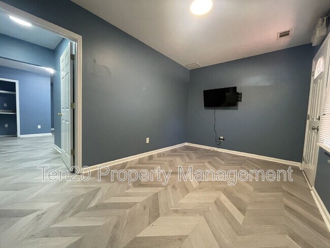 Building Photo - 4741 Armour Rd