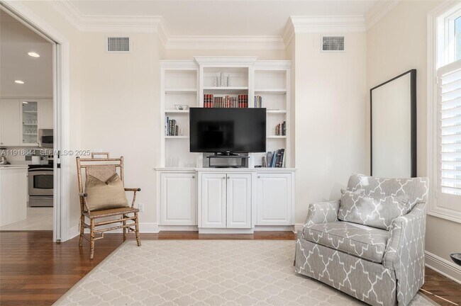 Building Photo - 11609 SE Florida Ave