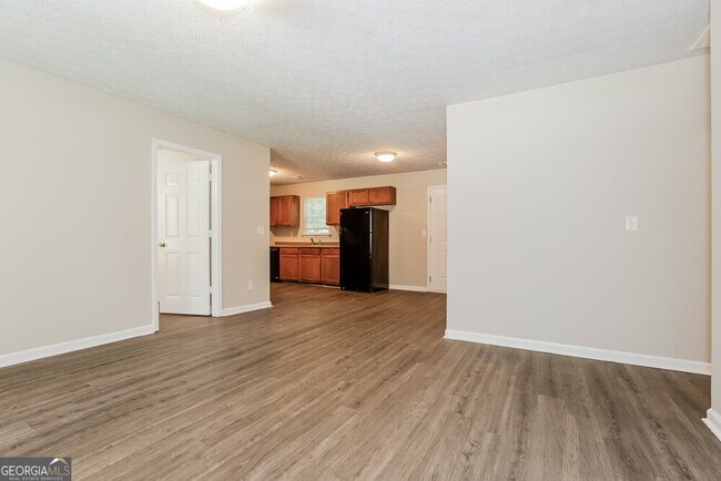 Building Photo - 6125 Pineneedle Dr SW