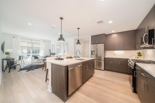 Building Photo - 418 Palisade Ave