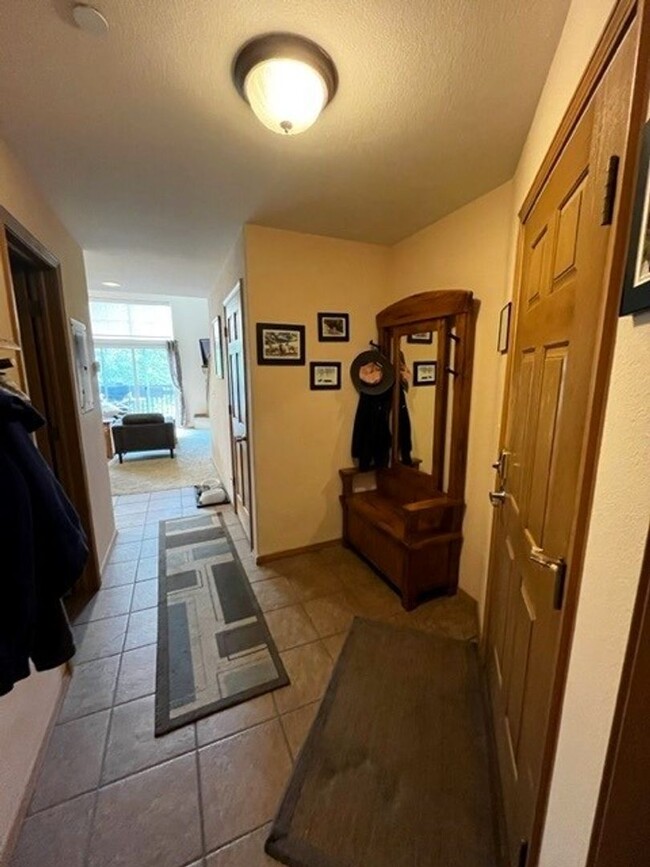 Building Photo - Winter Seasonal Rental- Tarn Landing C6