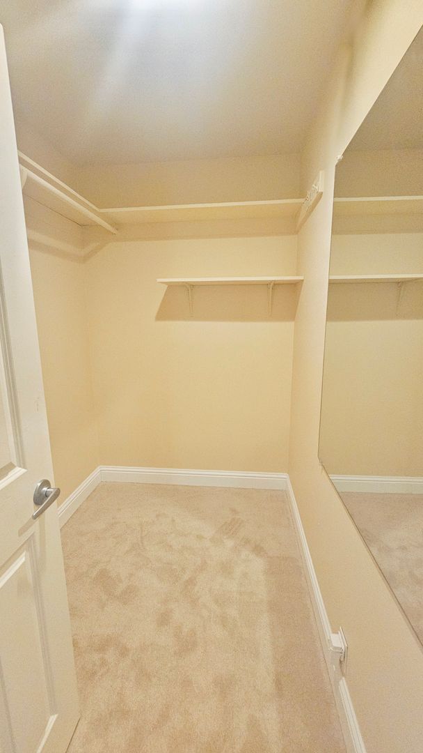 Building Photo - Mercer Island gem - 4 BD 2.5 Ba in Beautiful Mercer Island with new heat pump installed