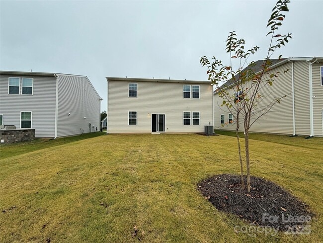 Building Photo - 6337 Fairfax Ct