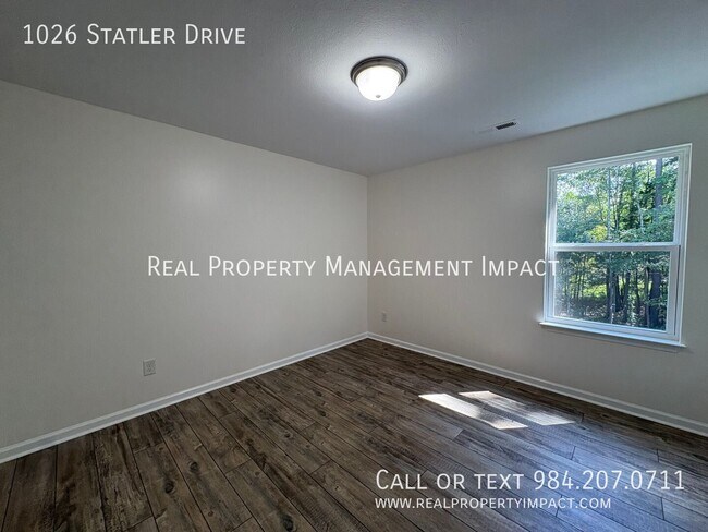 Building Photo - 1026 Statler Dr