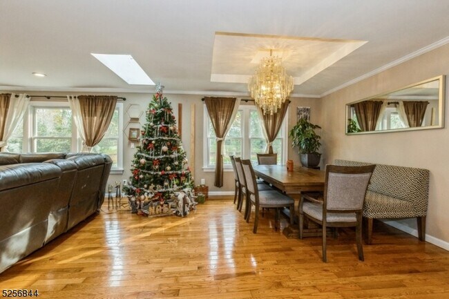 Building Photo - 48 Bellows Ln