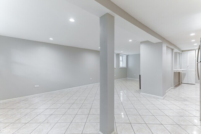 Building Photo - 1739 N Rockwell St