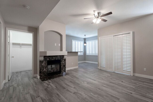 Building Photo - 9050 W Warm Springs Rd