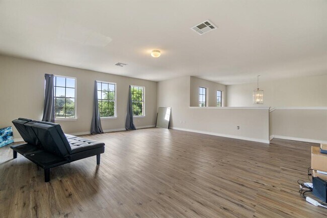 Building Photo - 5071 Marsh Ln