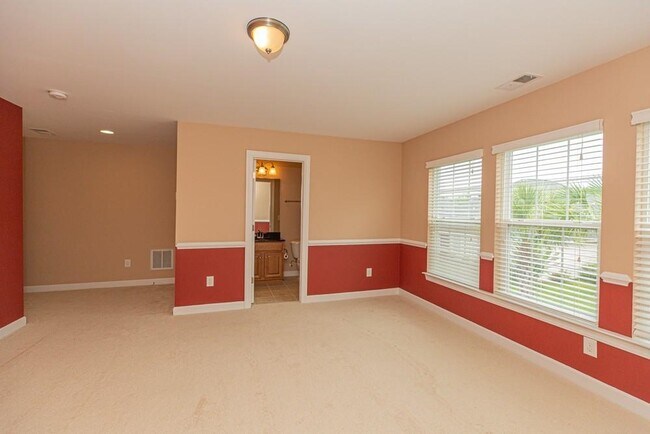 Building Photo - 1749 Paddington St