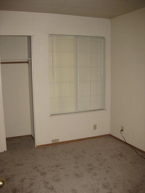 Building Photo - 3 Bedroom close to PV High School