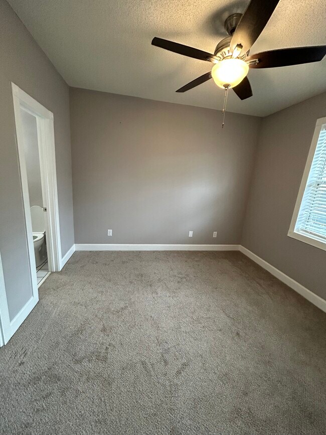 Building Photo - 4665 Wild Iris Dr