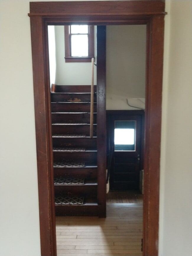 Building Photo - Spacious 4-Bed, 1.5-Bath Home in Vilas Nei...