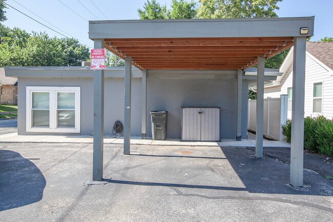 Building Photo - 4328 State Line Rd
