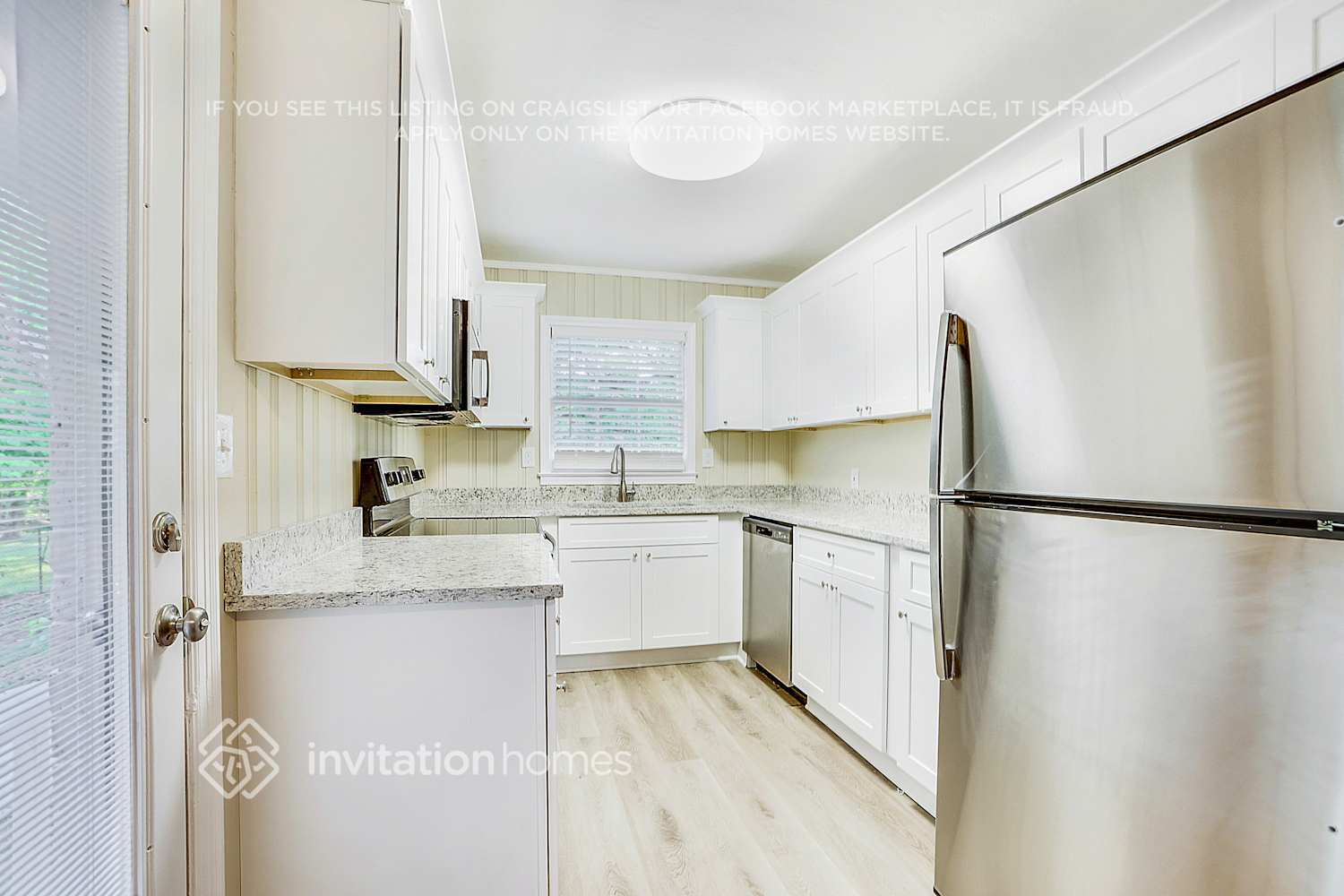 Building Photo - 8837 Elma St