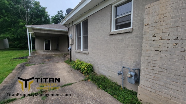Building Photo - 3b/2b house in downtown Benton