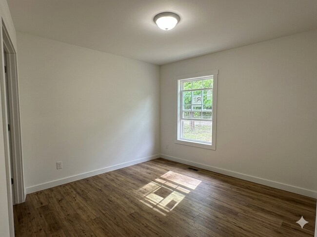 Building Photo - 1332 Paden Dr