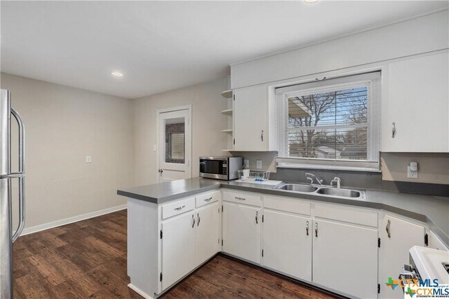 Building Photo - 1902 S 9th St