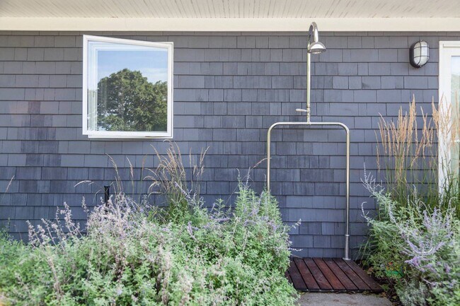 Building Photo - 39 St Andrews Rd