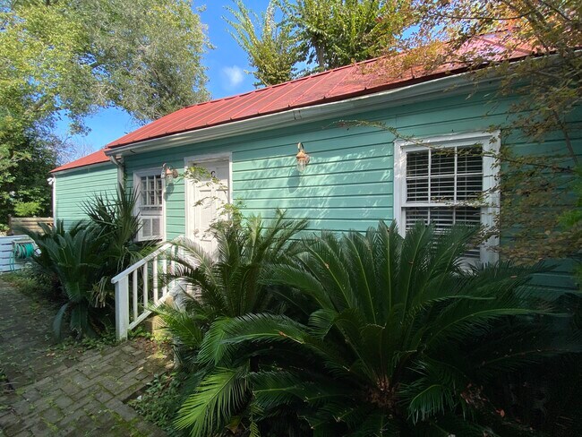 Primary Photo - 16 Duncan St
