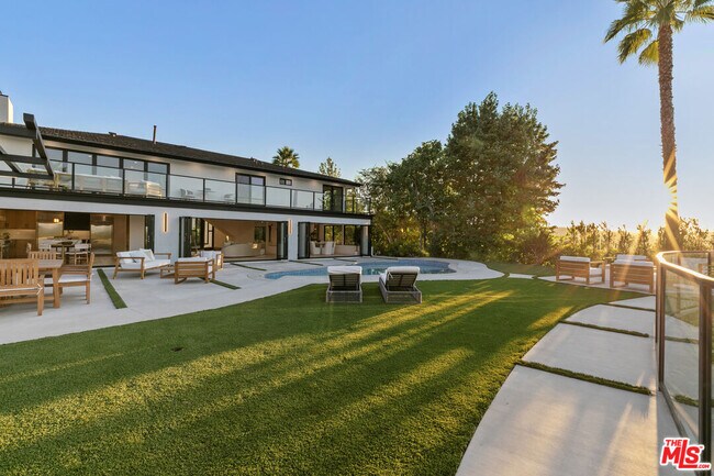 Building Photo - 18101 Green Meadow Dr