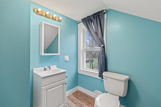 Building Photo - Spacious 3-Bed/1.5-Bath Home with Classic ...