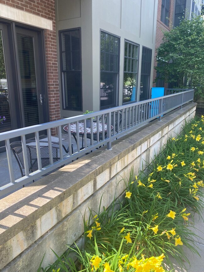 Building Photo - 30 Whistler Ct