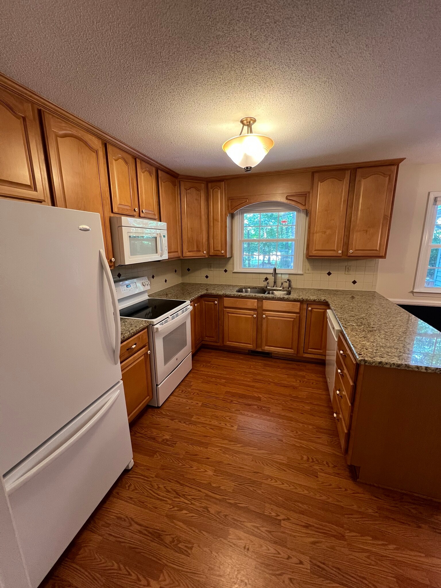 Building Photo - 4905 Heritage Dr