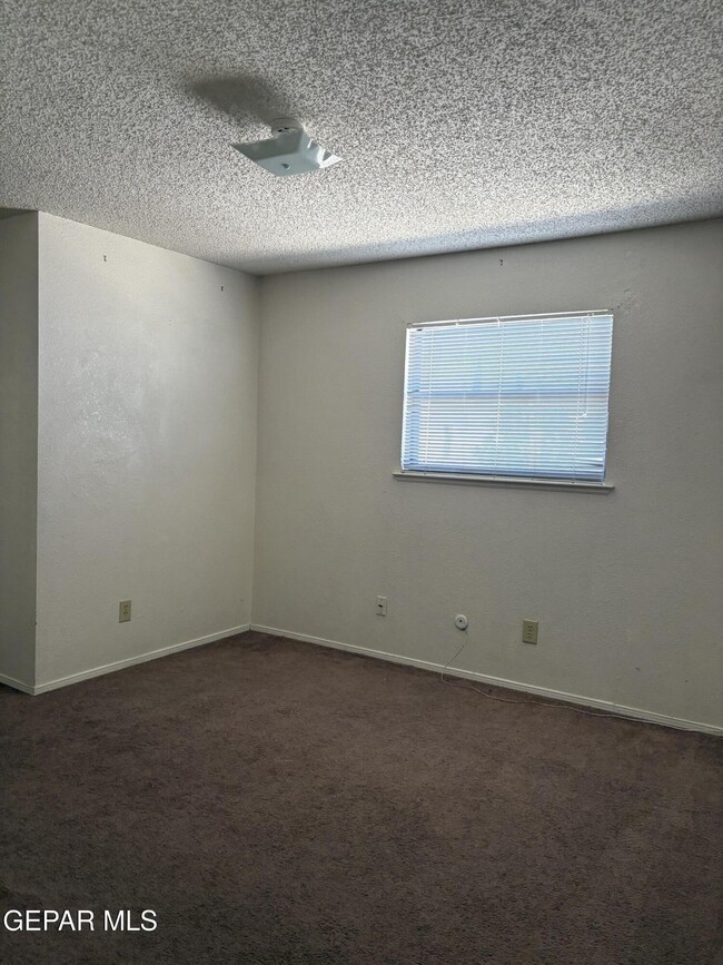 Building Photo - 11629-11629 Soberana Ln